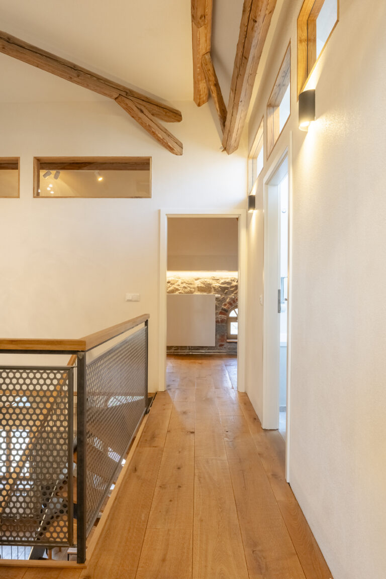 (D) Hexenburg bei Dresden (New Architekten Galeriewohnung)